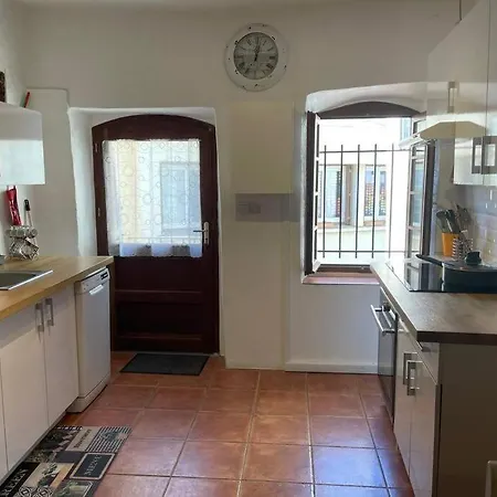 Maison De Village Holiday home Peret